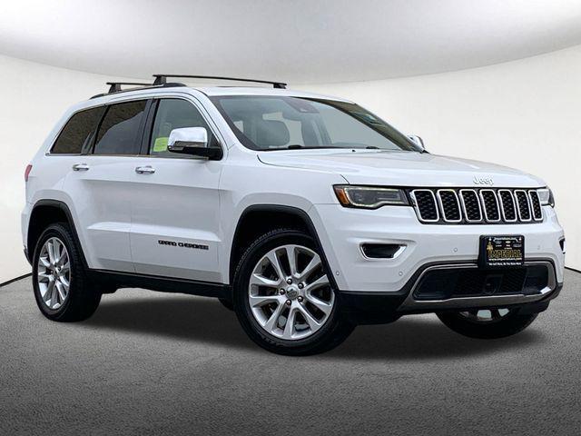 Photo of 2017 Bright White Clearcoat Jeep Grand Cherokee