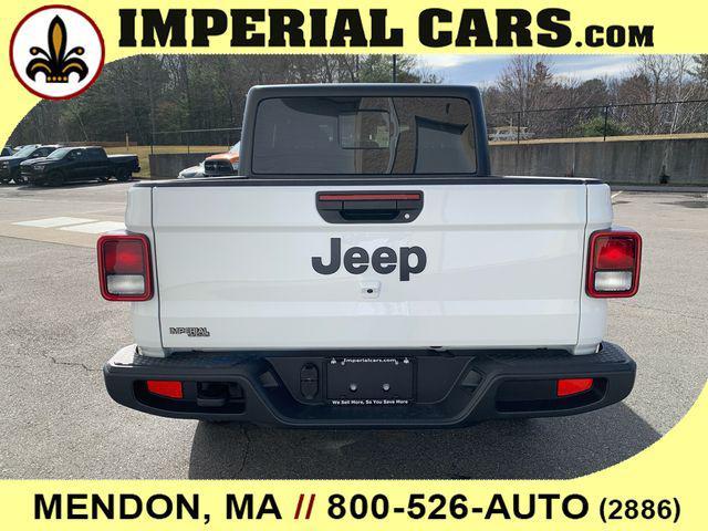 Photo of 2025 Bright White Clearcoat Jeep Gladiator