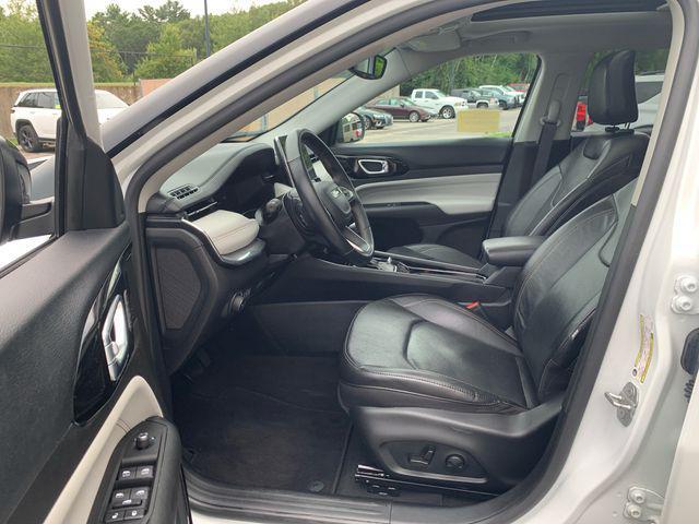 Photo of 2022 Bright White Clearcoat Jeep Compass