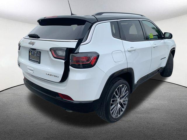Photo of 2022 Bright White Clearcoat Jeep Compass