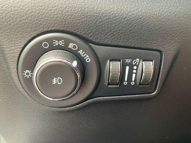 Photo of 2022 Bright White Clearcoat Jeep Compass