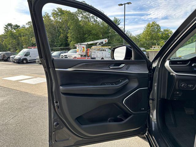 Photo of 2022 Baltic Gray Metallic Clearcoat Jeep Grand Cherokee L