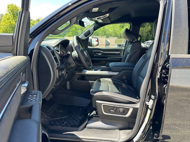 Photo of 2025 Diamond Black Crystal Pearlcoat RAM 1500