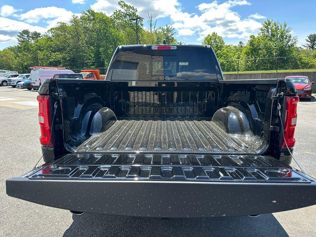 Photo of 2025 Diamond Black Crystal Pearlcoat RAM 1500