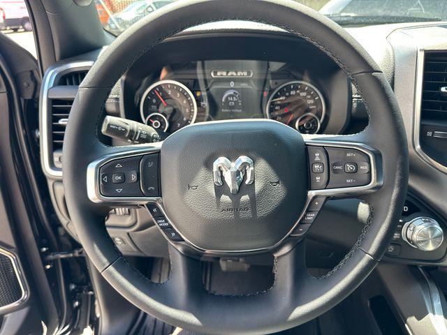 Photo of 2025 Diamond Black Crystal Pearlcoat RAM 1500