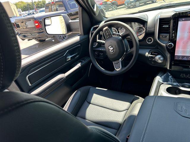 Photo of 2025 Diamond Black Crystal Pearlcoat RAM 1500