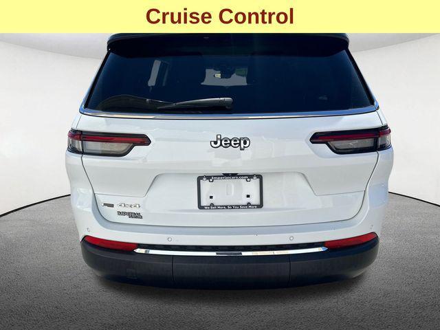 Photo of 2021 Bright White Clearcoat Jeep Grand Cherokee L
