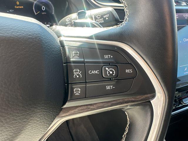 Photo of 2021 Bright White Clearcoat Jeep Grand Cherokee L