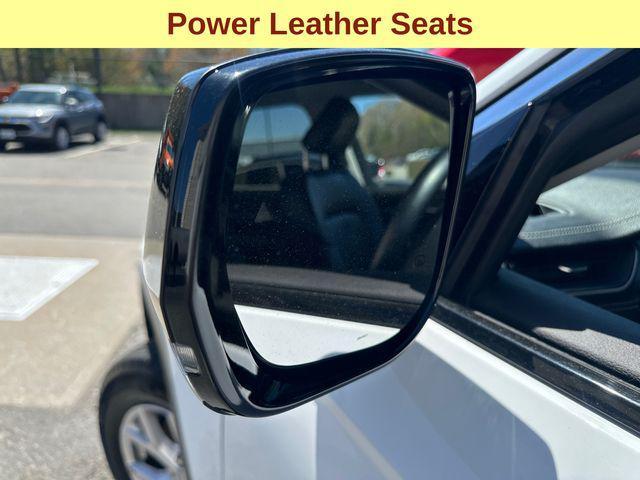 Photo of 2021 Bright White Clearcoat Jeep Grand Cherokee L