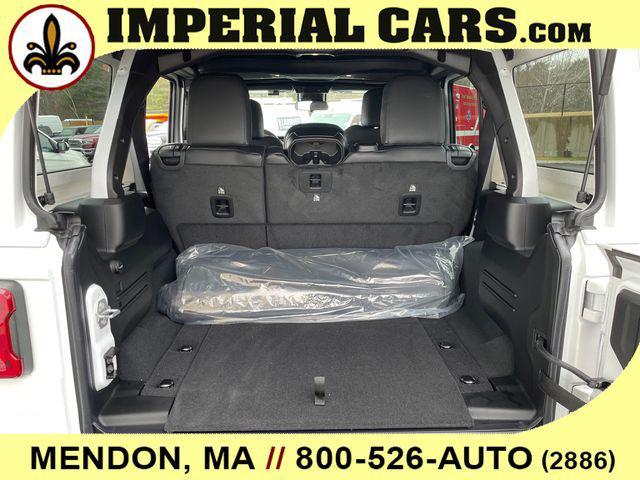 Photo of 2025 Bright White Clearcoat Jeep Wrangler