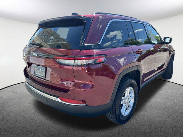 Photo of 2023 Velvet Red Pearlcoat Jeep Grand Cherokee