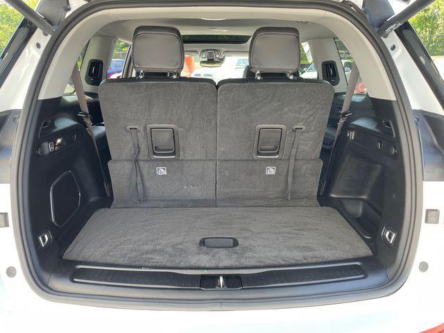 Photo of 2021 Bright White Clearcoat Jeep Grand Cherokee L