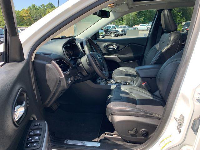 Photo of 2021 Bright White Clearcoat Jeep Cherokee