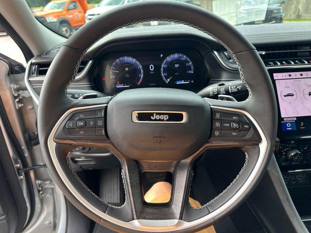 Photo of 2023 Silver Zynith Jeep Grand Cherokee L