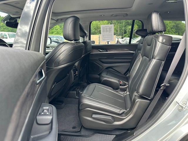Photo of 2023 Silver Zynith Jeep Grand Cherokee L
