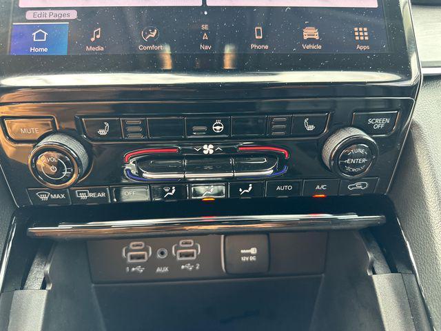 Photo of 2023 Silver Zynith Jeep Grand Cherokee L