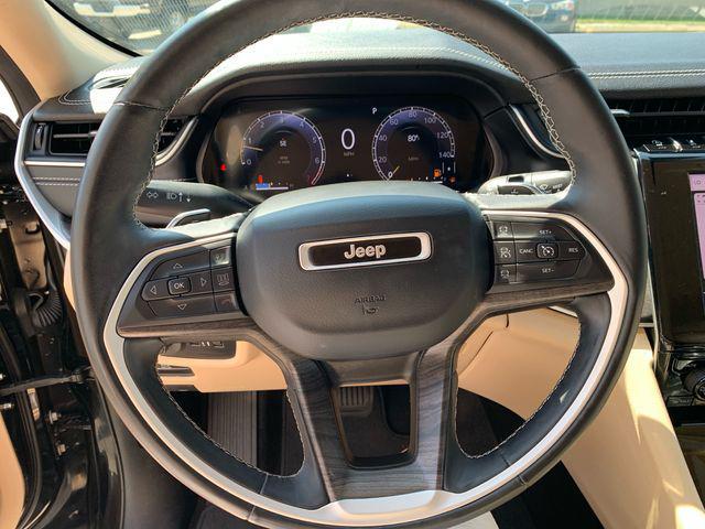 Photo of 2021 Diamond Black Crystal Pearlcoat Jeep Grand Cherokee L