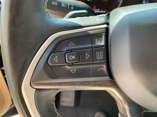 Photo of 2021 Diamond Black Crystal Pearlcoat Jeep Grand Cherokee L