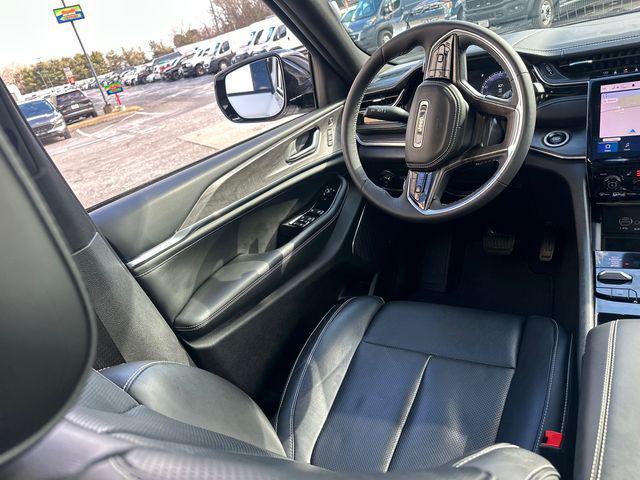 Photo of 2024 Bright White Clearcoat Jeep Grand Cherokee