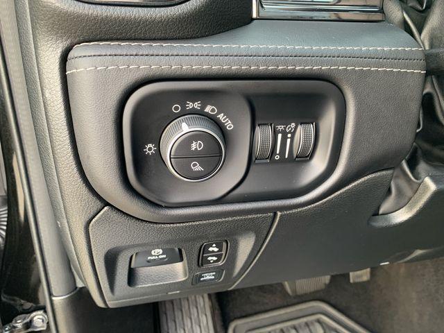 Photo of 2025 Diamond Black Crystal Pearlcoat RAM 1500