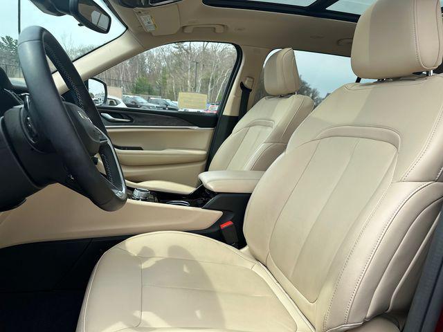 Photo of 2022 Velvet Red Pearlcoat Jeep Grand Cherokee L