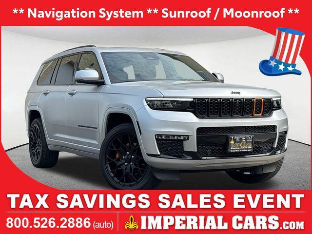 Photo of 2023 Diamond Black Crystal Pearlcoat Jeep Grand Cherokee L