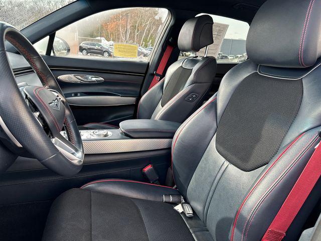 Photo of 2022 Alta White Genesis GV70