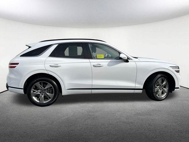 Photo of 2022 Alta White Genesis GV70