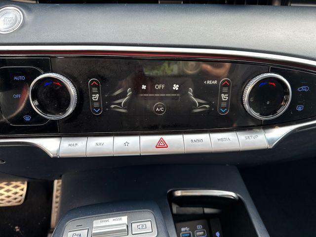Photo of 2022 Alta White Genesis GV70
