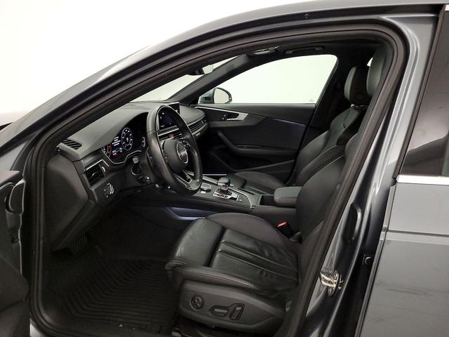 Photo of 2017 Gray Audi A4