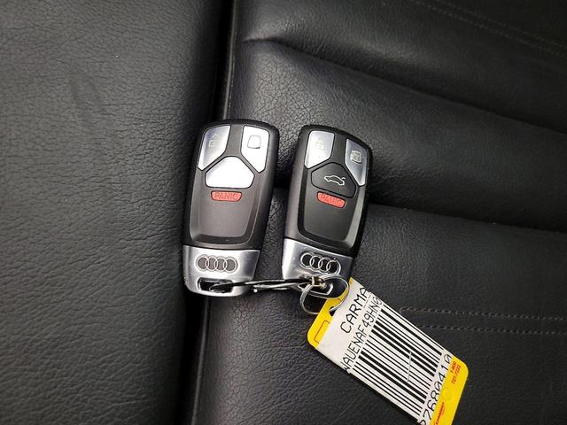 Photo of 2017 Gray Audi A4