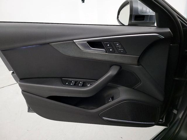 Photo of 2017 Gray Audi A4