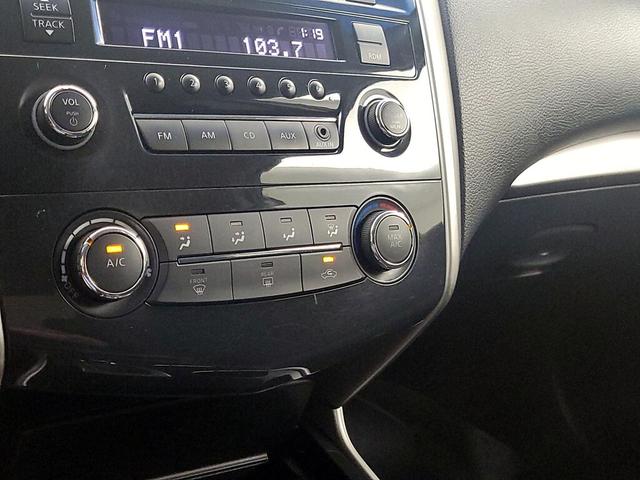 Photo of 2014 Gray Nissan Altima