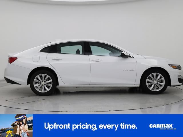 Photo of 2023 White Chevrolet Malibu