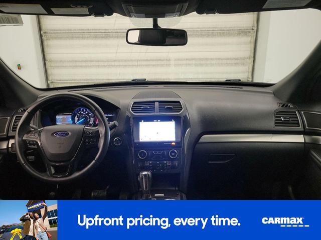 Photo of 2018 White Ford Explorer