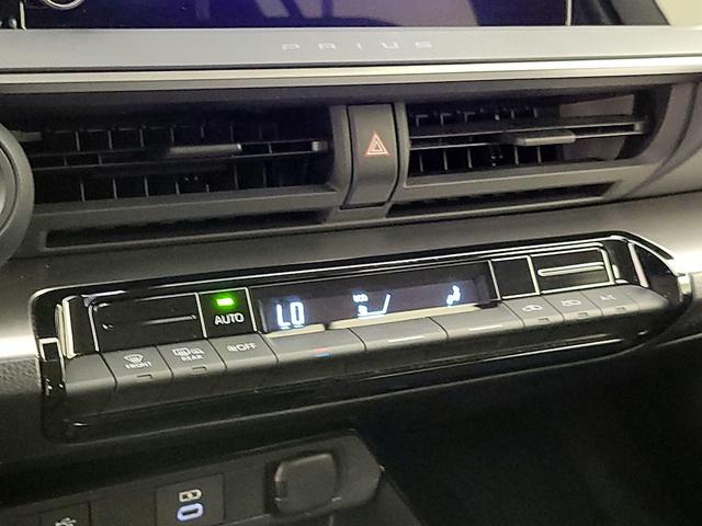 Photo of 2024 Silver Toyota Prius
