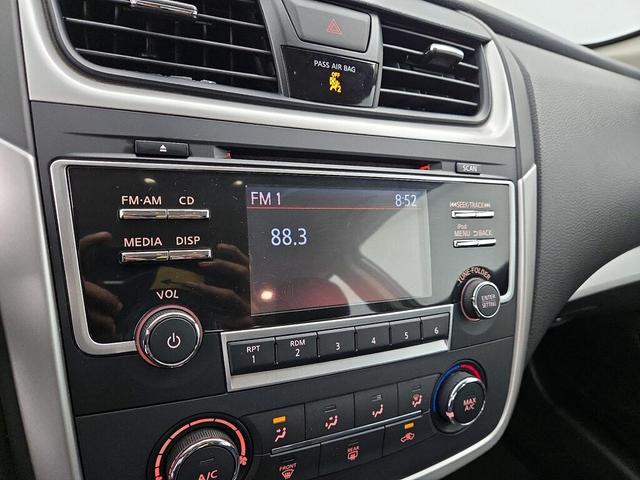 Photo of 2018 Gray Nissan Altima