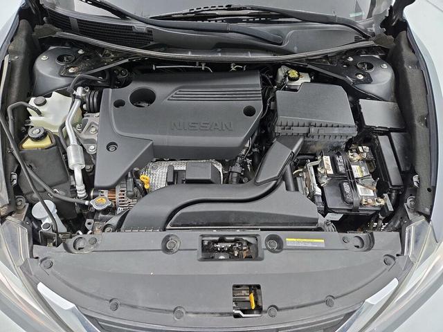 Photo of 2018 Gray Nissan Altima