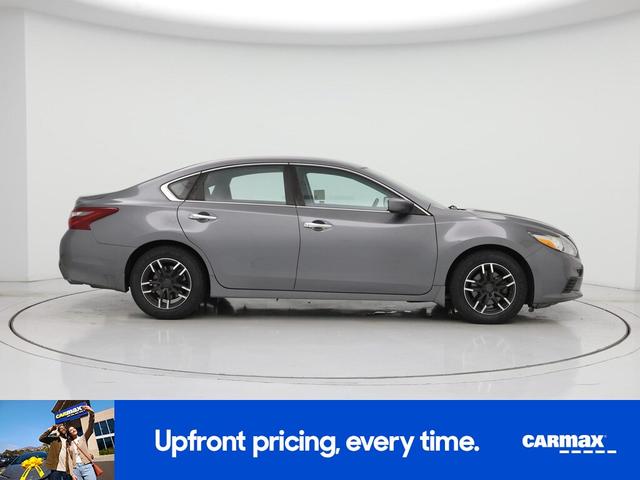 Photo of 2018 Gray Nissan Altima