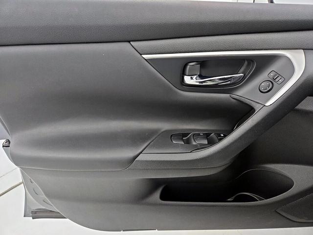 Photo of 2018 Gray Nissan Altima