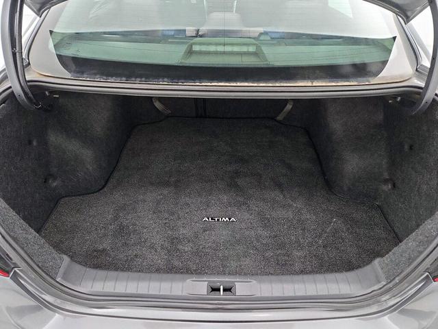 Photo of 2018 Gray Nissan Altima