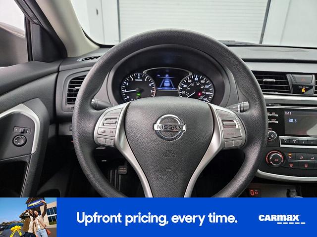 Photo of 2018 Gray Nissan Altima