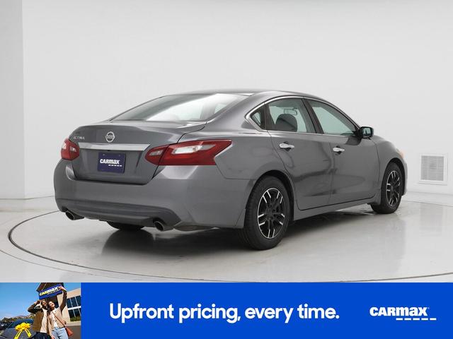 Photo of 2018 Gray Nissan Altima