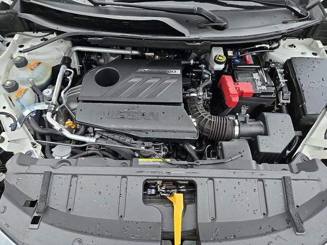 Photo of 2022 White Nissan Rogue