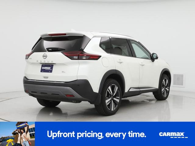 Photo of 2022 White Nissan Rogue
