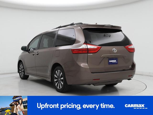 Photo of 2018 Brown Toyota Sienna