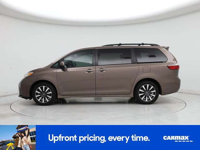 Photo of 2018 Brown Toyota Sienna