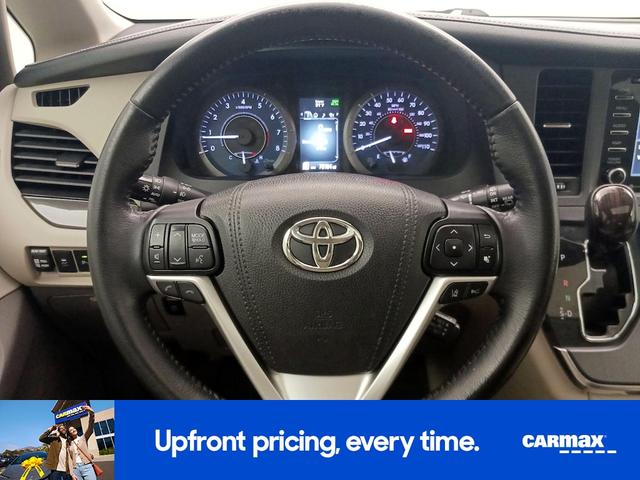 Photo of 2018 Brown Toyota Sienna