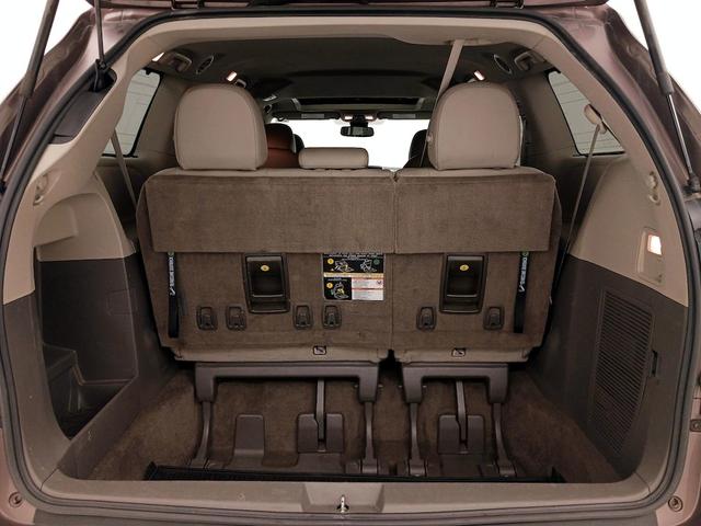 Photo of 2018 Brown Toyota Sienna