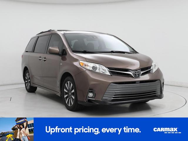 Photo of 2018 Brown Toyota Sienna